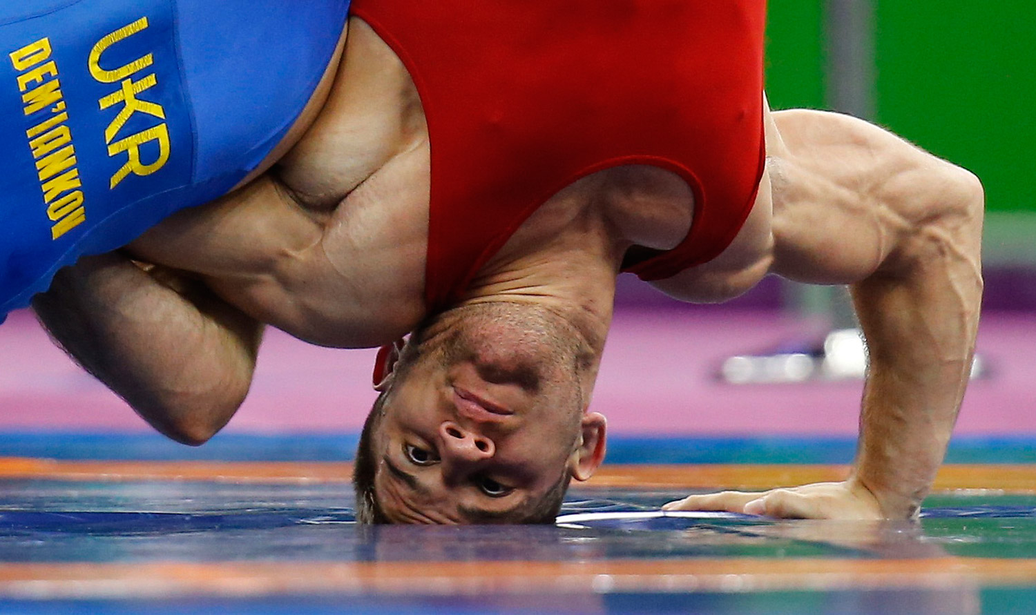 Greco roman. Greco Roman Wrestling. Борцовский мостик. Греко-Римская борьба картинки. Классическая борьба мост.