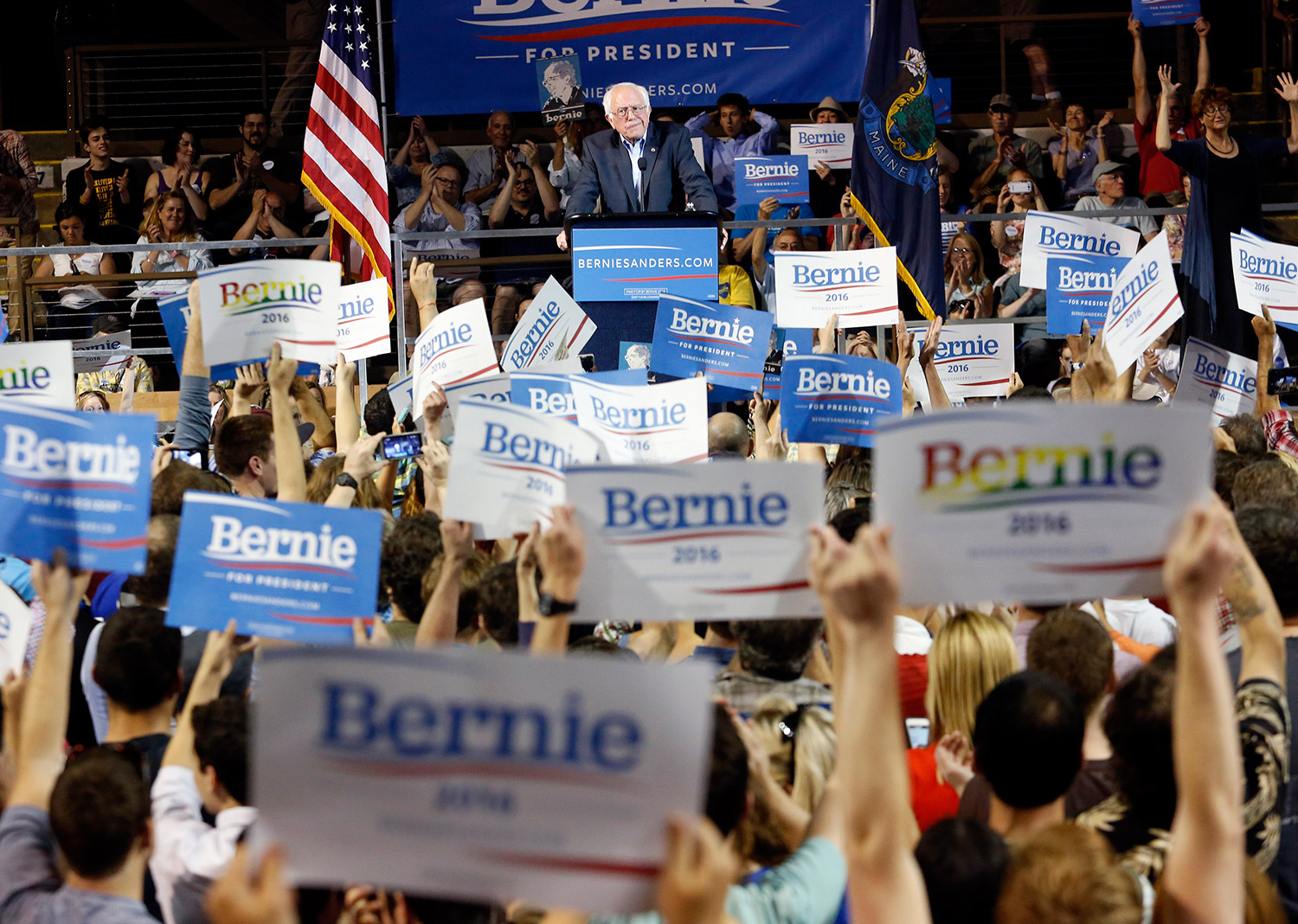 Bernie Sanders Populist Message Draws Thousands To Campaign Event In Portland 