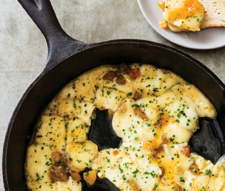 Baked Brie Skillet (Recipe & Tips) - Cast Iron Recipes