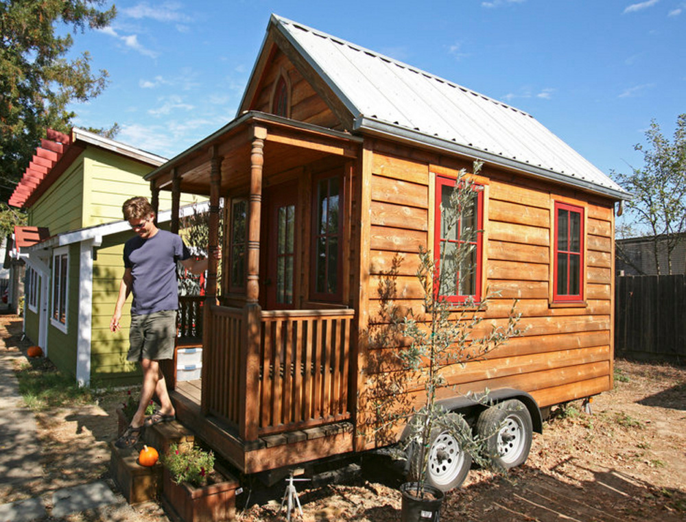 Tiny House Basics: Living the Good Life by Engberg, Joshua