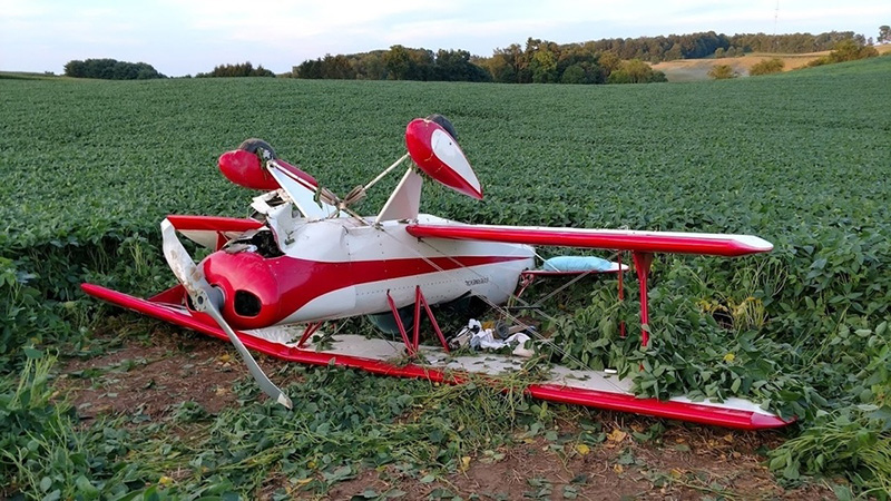 Small plane carrying 2 Maine men crash lands in Ohio field