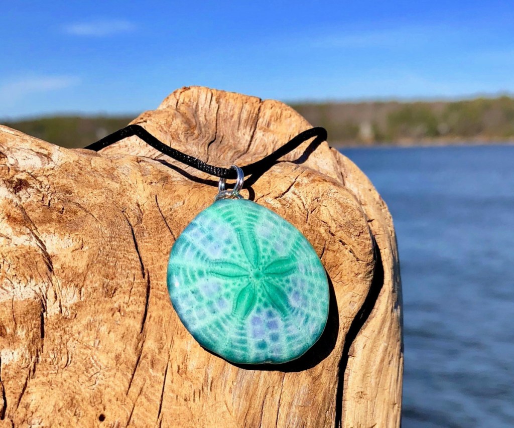 Lynn's Craft Blog: Sand Dollar Necklace with Gift Box