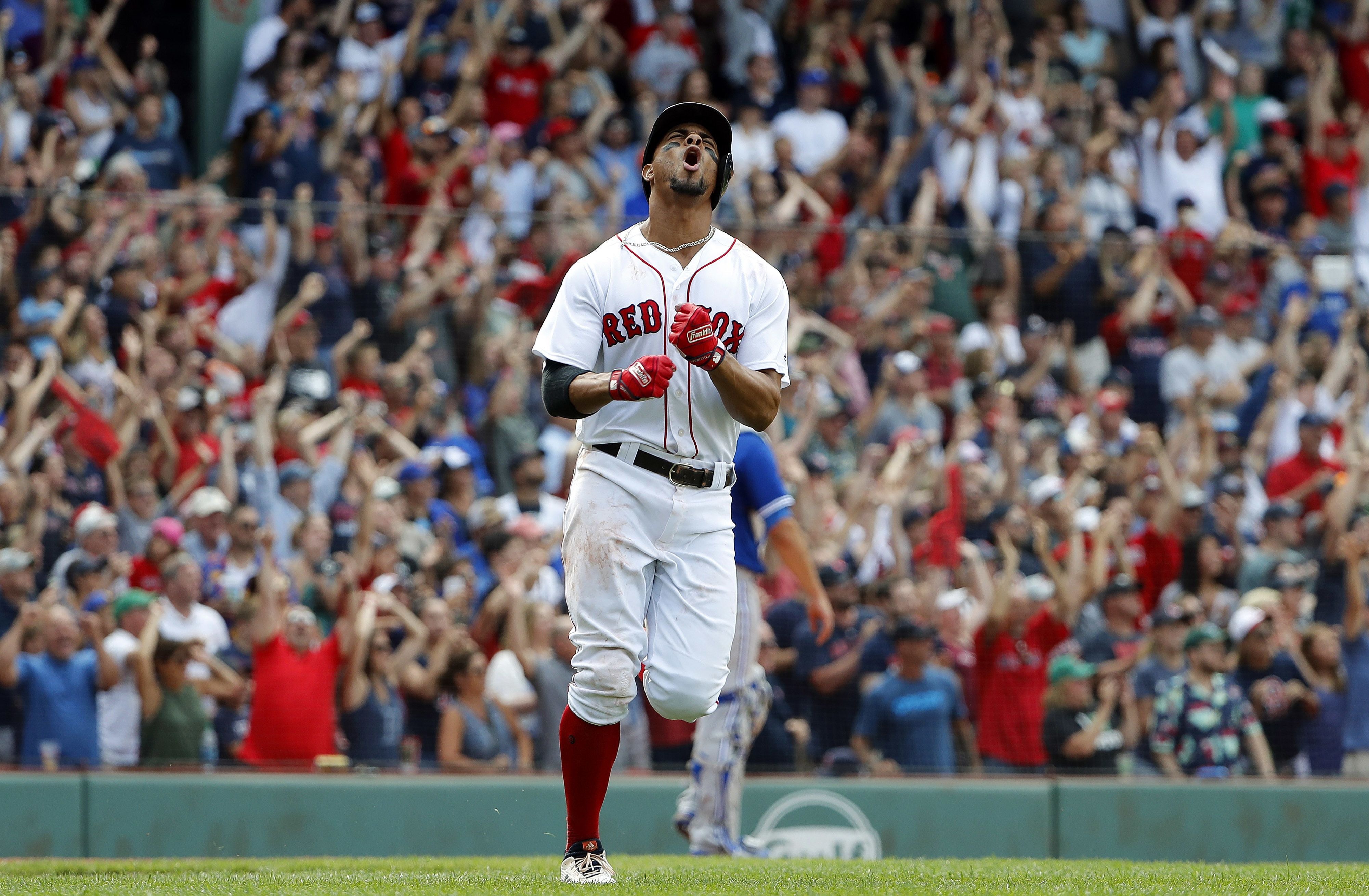 Lourdes Gurriel Jr. likely DL-bound with ankle sprain, knee contusion