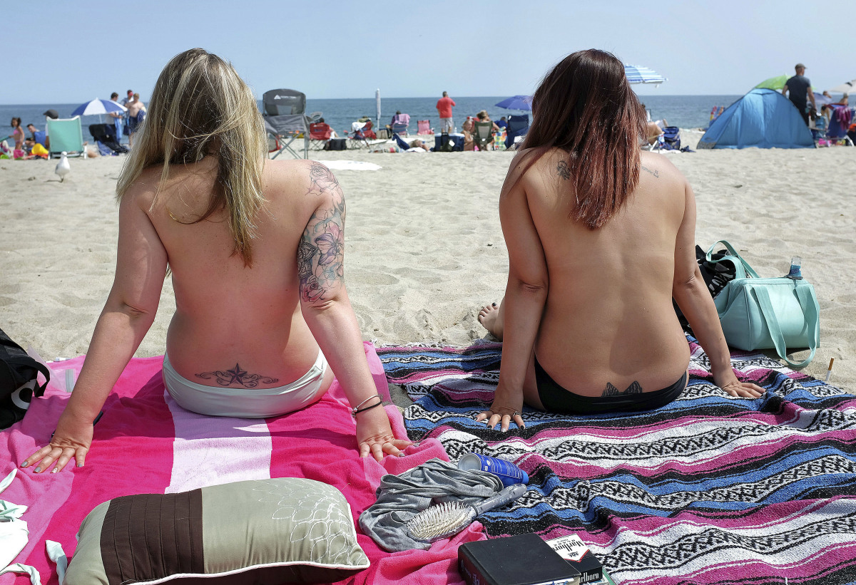 older nude amateurs on beach