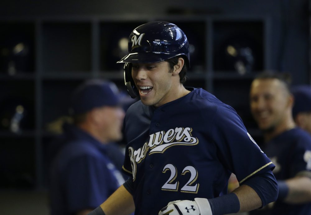 Christian Yelich powers Brewers to sweep of Royals