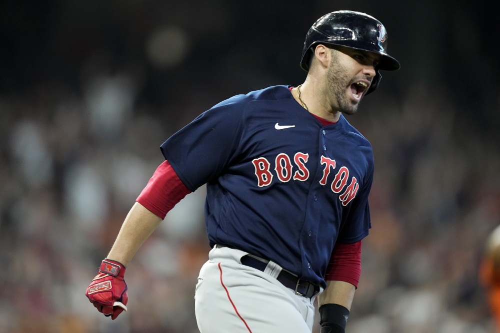 Red Sox stars J.D. Martinez, Mookie Betts have been quietly effective in World  Series