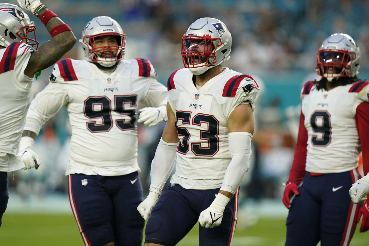 Patriots place LB Raekwon McMillan on IR