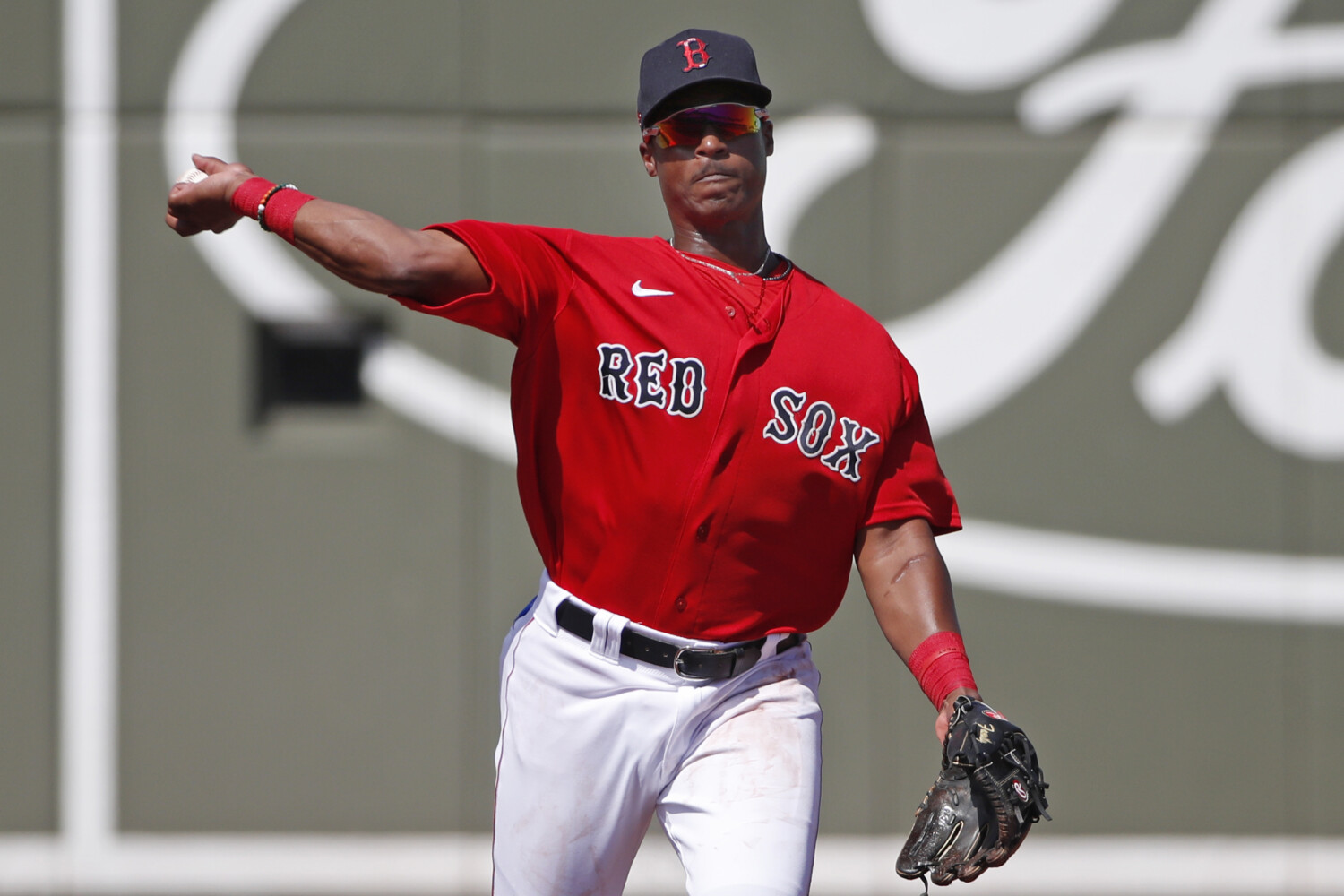 Red Sox's Jarren Duran takes batting practice during spring training 2022 