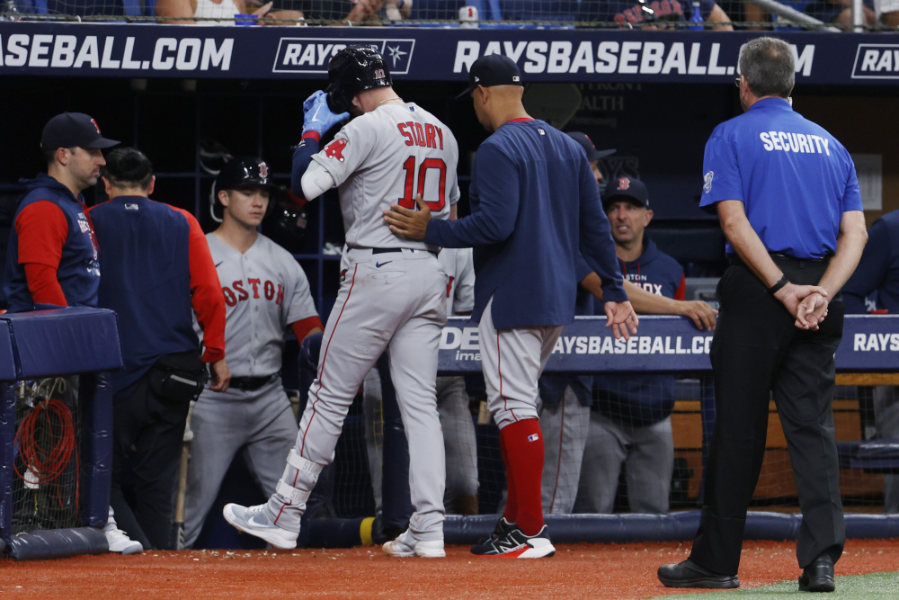 Red Sox get some good news on Rafael Devers' injured wrist