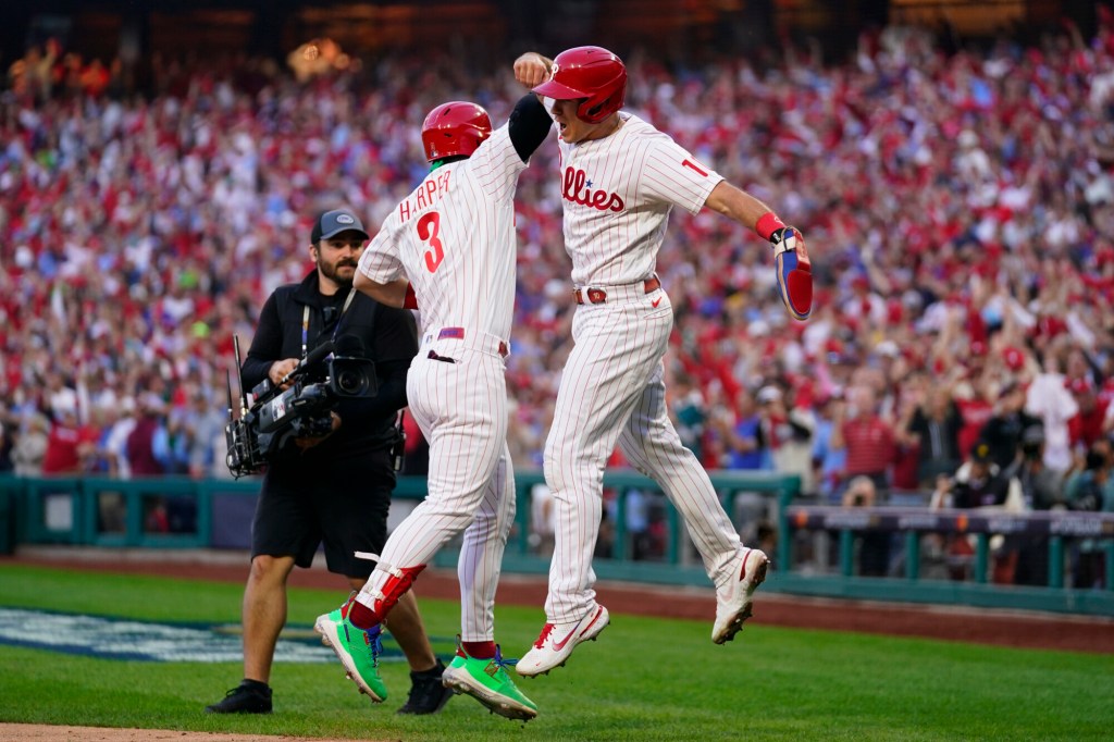 Phillies rally, beat Padres on four homers for 3-1 NLCS lead - Los