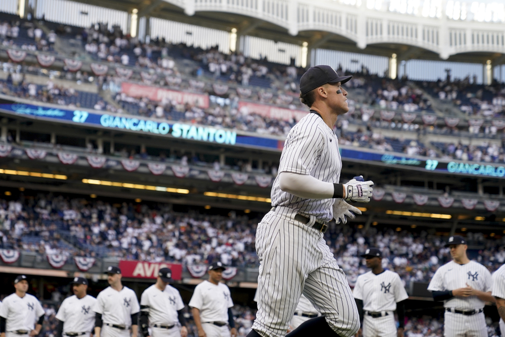 Aaron Judge extension talks; Yankees' shortstop need