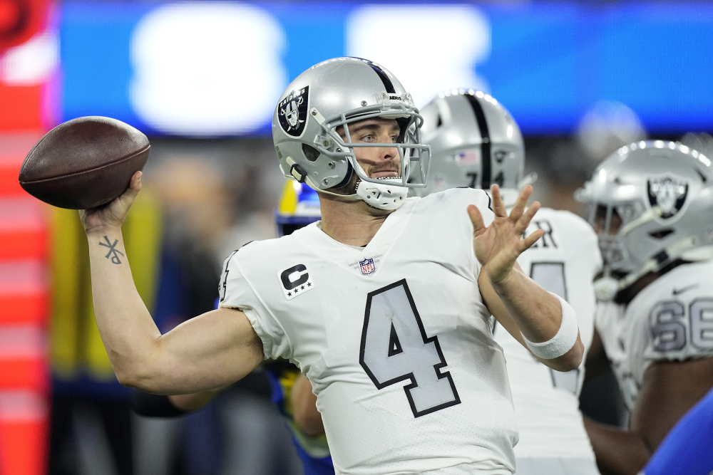 Possible Jets QB target Derek Carr will take his time, brother says