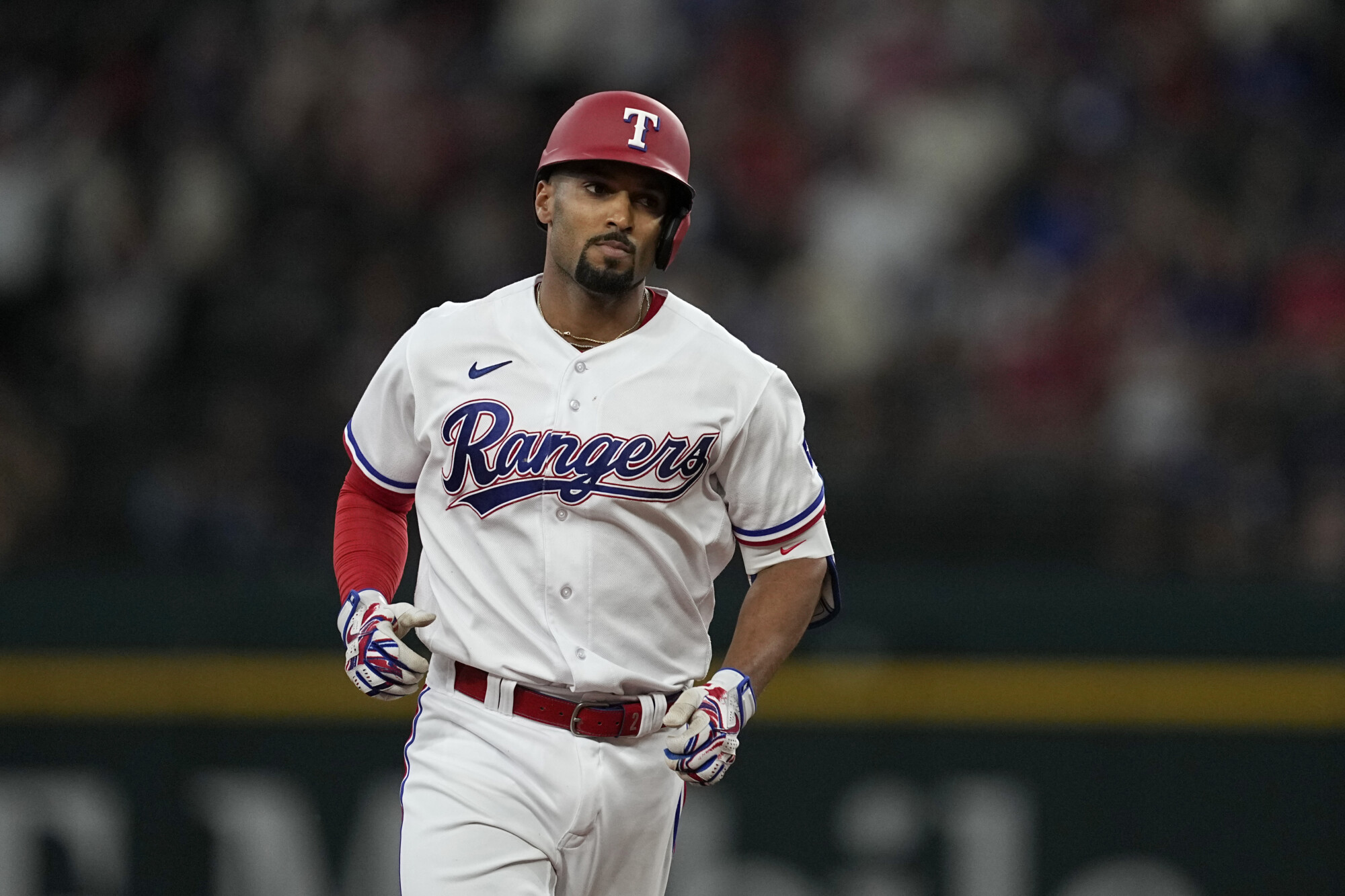 Joey Gallo hits a 3-run homer to put the Dodgers up 8-4 against