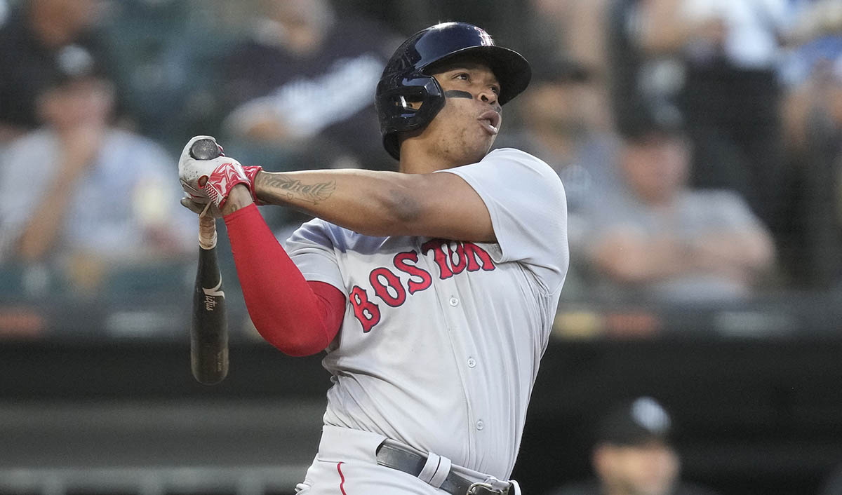 Red Sox place Reyes on IL with abdominal strain, recall Dalbec