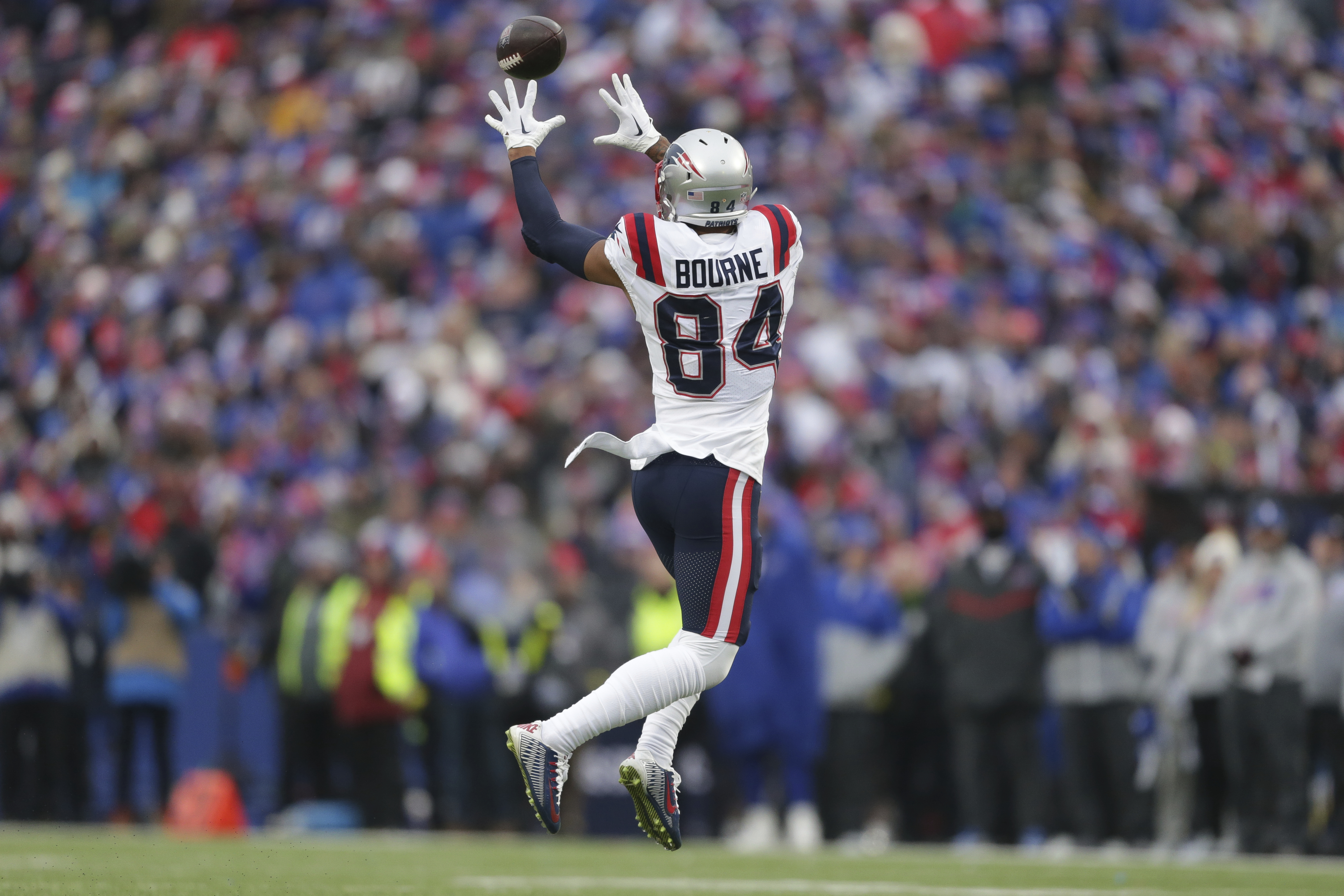 Patriots news: Kendrick Bourne stiff-arms 'stink, stank, stunk' talk - Pats  Pulpit