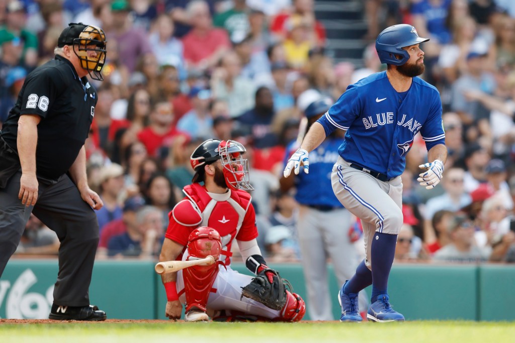 Red Sox comeback falls short after baserunning mishap