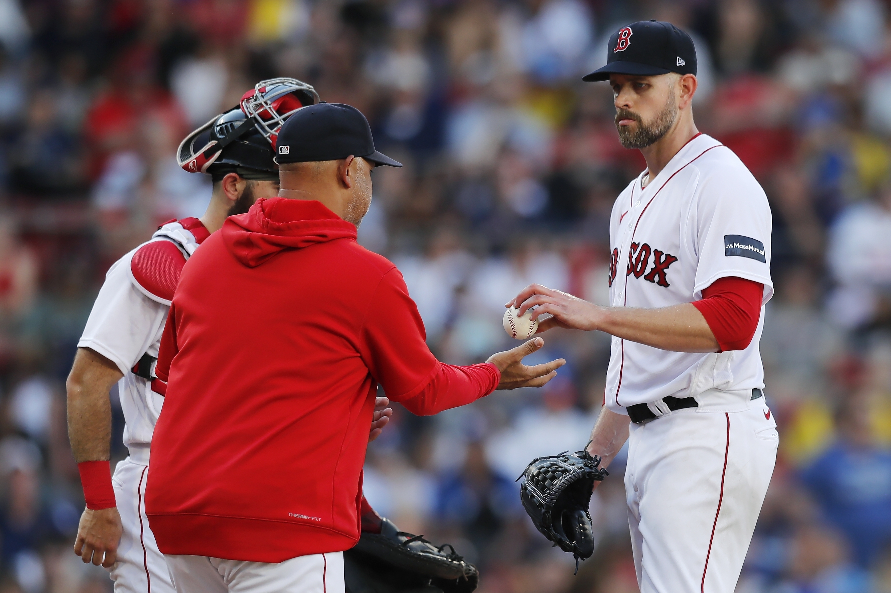 Dave Roberts had to learn to embrace his Red Sox 'hero' status