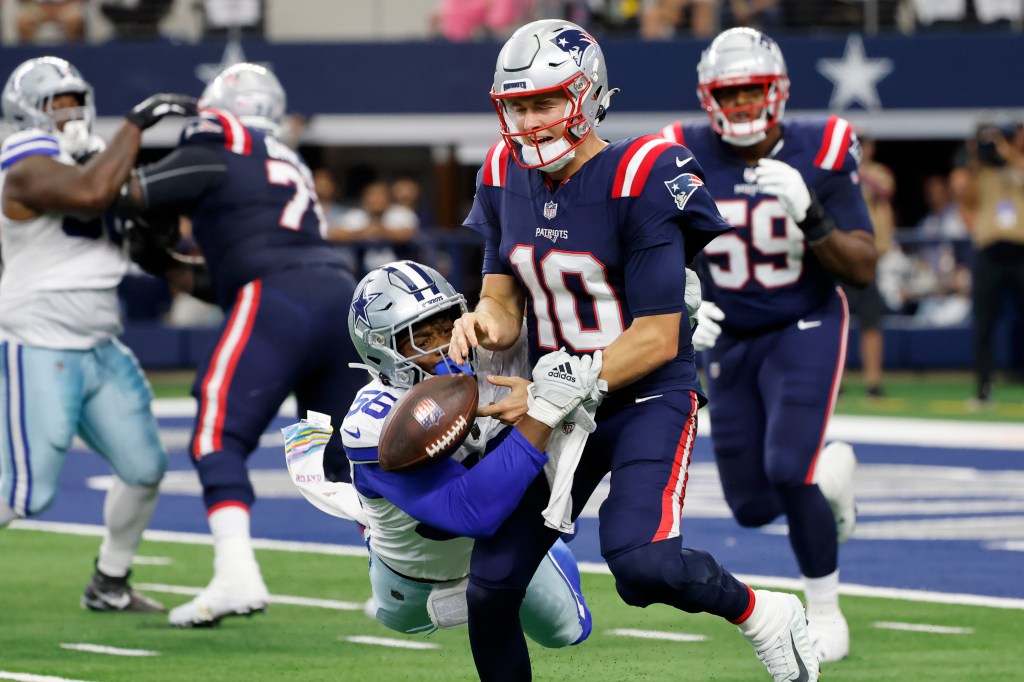 Dante Fowler Strip Sack, Leighton Vander Esch Scores