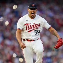 Wong erupts for two home runs, leads Red Sox past Blue Jays 7-6