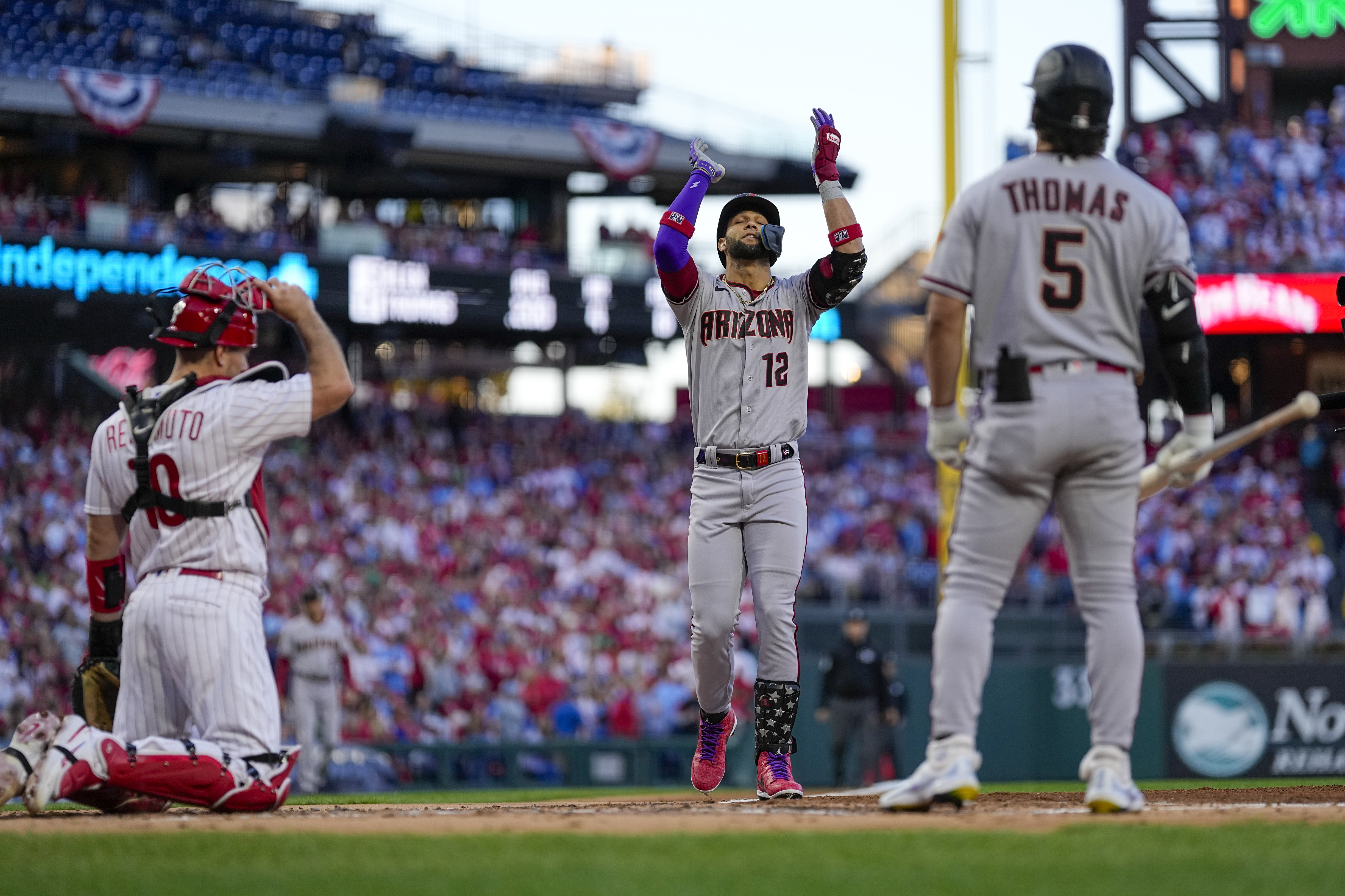 Diamondbacks players call for return to purple uniforms