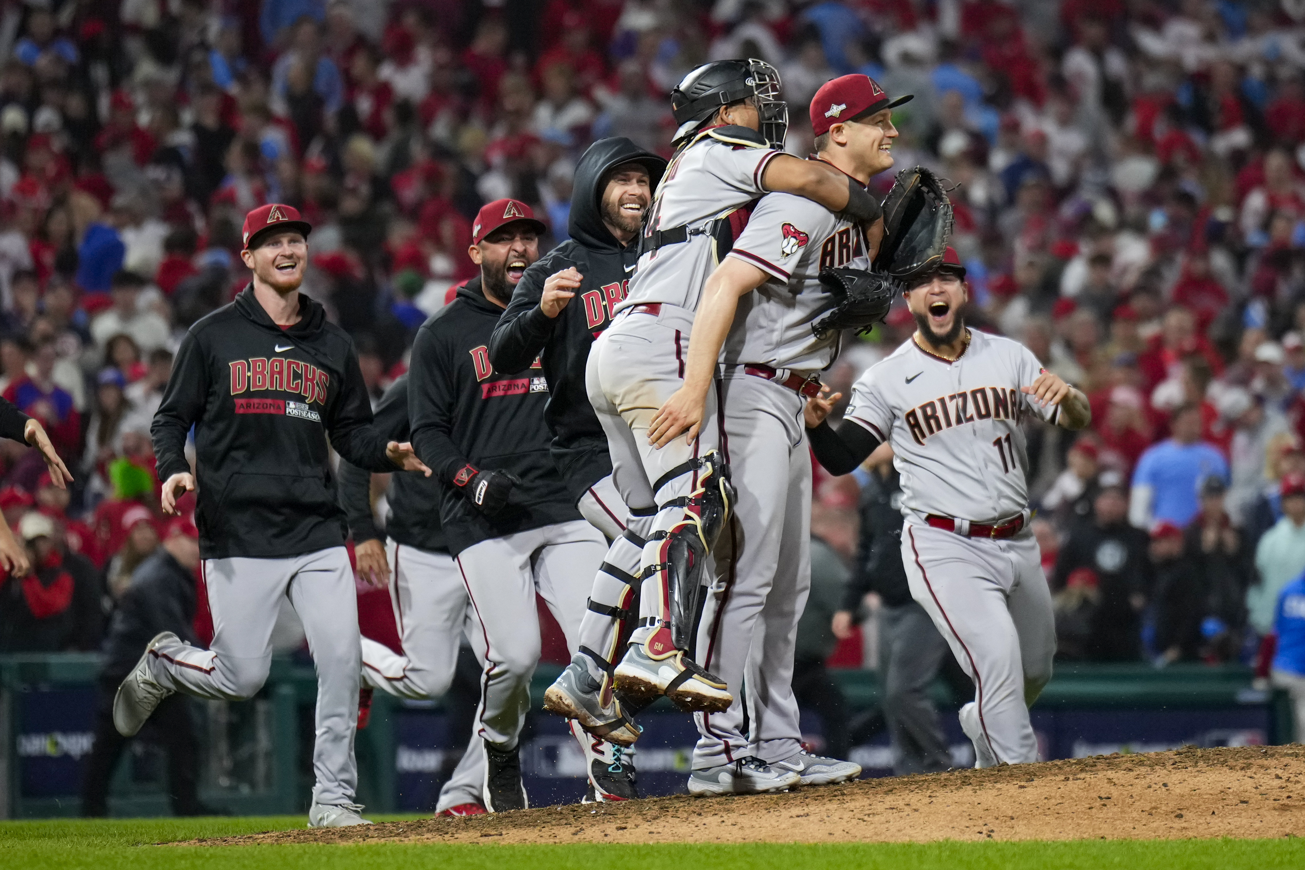 Diamondbacks rally again to eliminate Brewers, book spot in NLDS