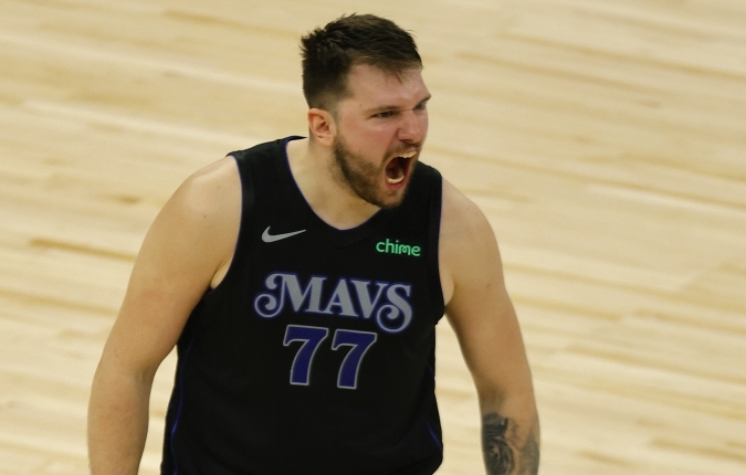 Luka Doncic’s clutch heroics lift Mavericks to 2-0 series lead over Timberwolves