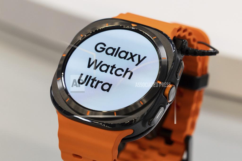 Samsung brings tech’s latest fashion trends to wearable technology with new products