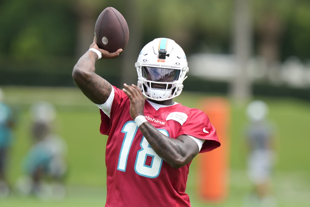 Sports Digest: Dolphins will start Tyler Huntley at quarterback